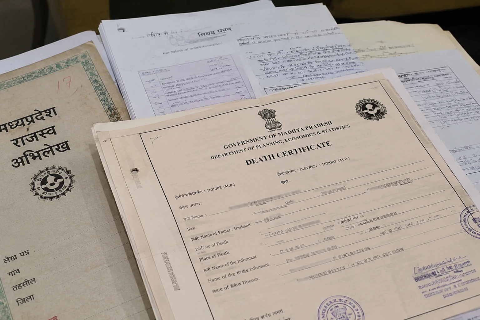 इंदौर में 100 करोड़ की जमीन हड़पने का खेल: बुजुर्ग महिला को कागजों में मृत दिखाया, 29 साल बाद खुला फर्जीवाड़ा